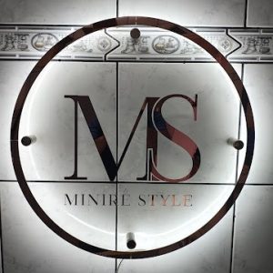 Placa de Acrílico Iluminada com LED – Logotipo Personalizado 3D Espelhado